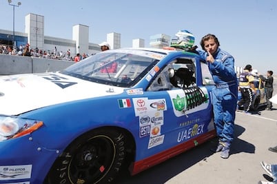 Arden motores en el Eco-centro