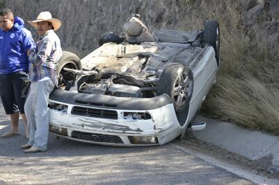 Vuelca en libramiento sur poniente