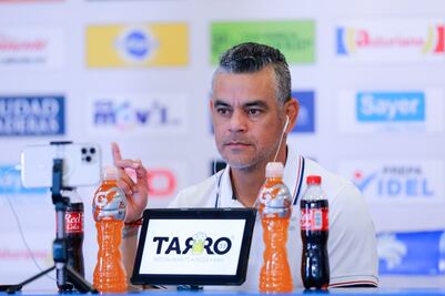 Pity Altamirano deja dirección técnica de Gallos Blancos