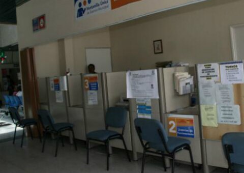 Burócratas regresan el 6 de enero