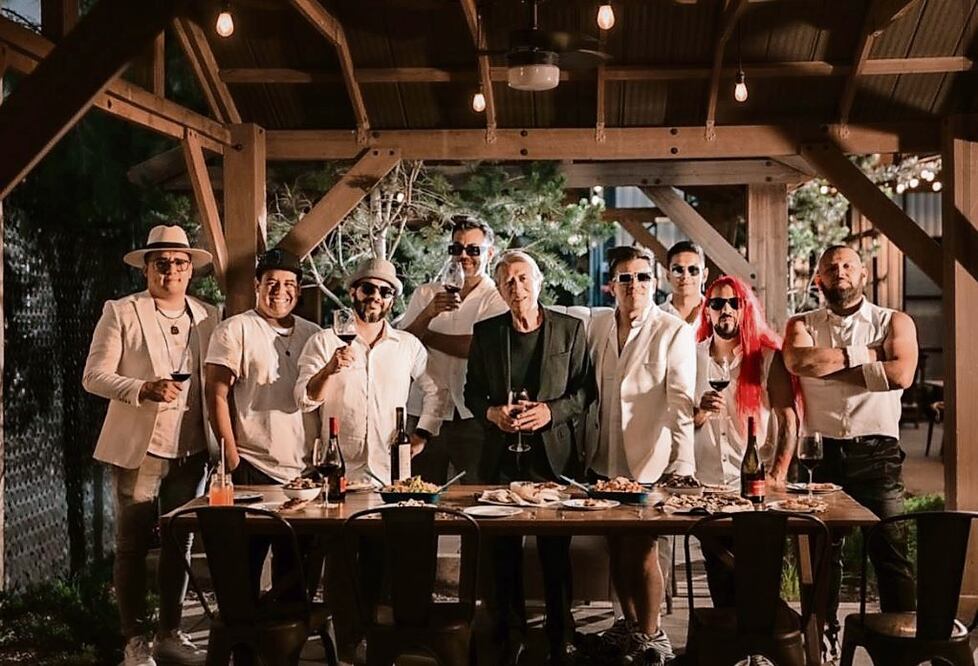 La Santísima Voladora une estilos y géneros con José Napoleón. Foto: Especial