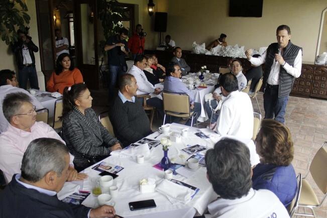 Kuri se reúne con ciudadanos de Tequis  