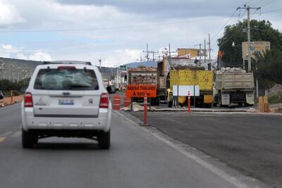Trabaja CEI en mantenimiento de las carreteras estatales