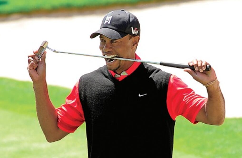 Tiger Woods vuelve al primer lugar