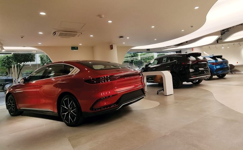 En un año, abren 14 agencias de autos en el estado