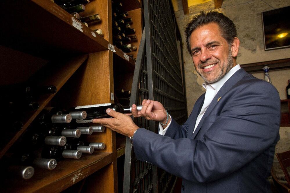 Sergio Salmón dijo que en los lugares donde el número de habitantes por establecimiento es menor, la probabilidad de éxito es mayor. / Foto: Demian Chávez