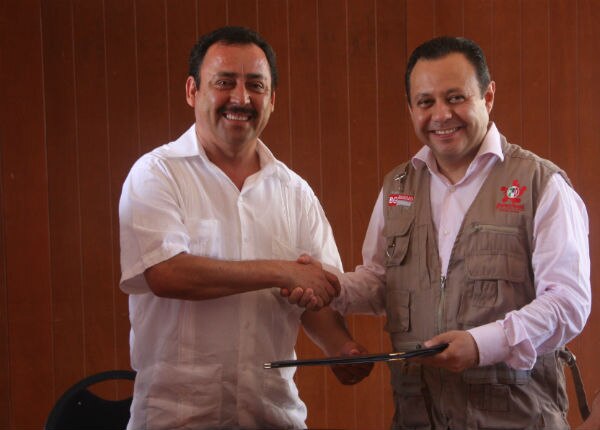 Entregan acuerdo con Laredo, Texas