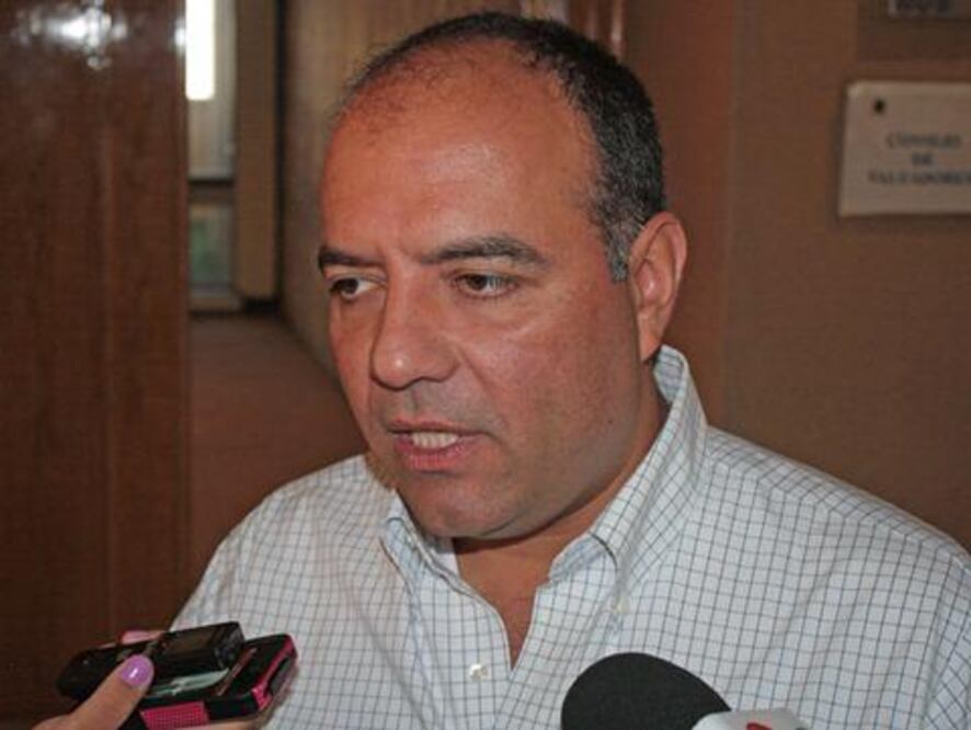 Benefician a Epigmenio González con obras