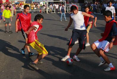 “Cascarean” 943 niños y jóvenes