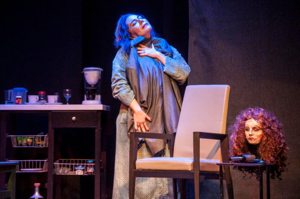 Laura Corvera participa en la historia que refleja la cotidianidad en el matrimonio. (RICARDO LUGO. EL UNIVERSAL)