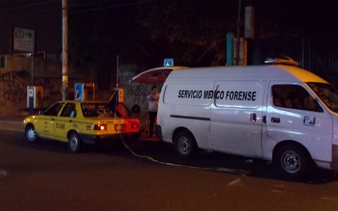 Muere hombre en las puertas del IMSS
