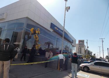 Evacuan concesionaria 