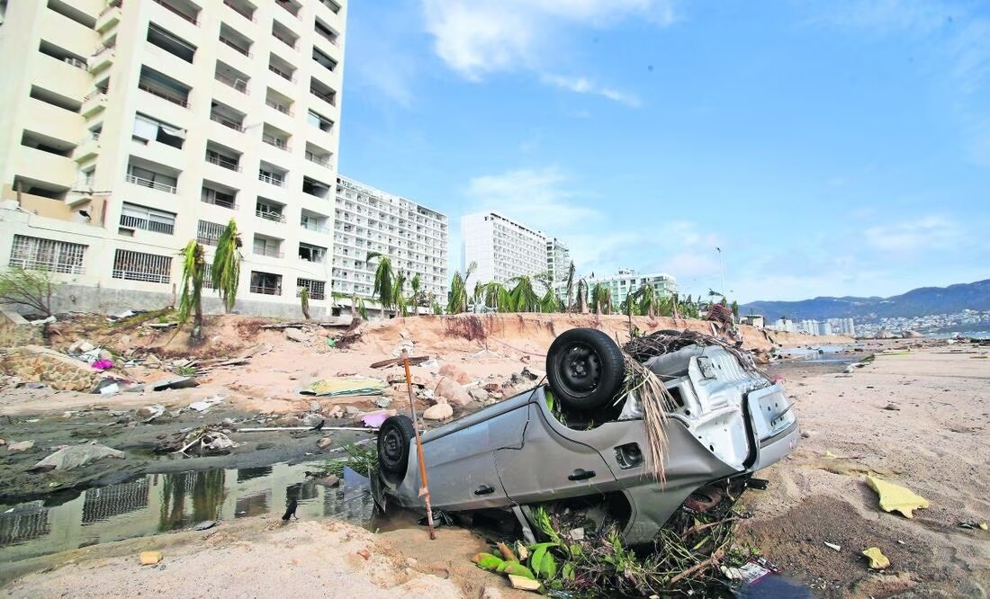 Un panorama desolador es lo que se ve tras el paso del huracán. Palmeras cabizbajas, hoteles y condominios dañados en una de las zonas más glamurosas del puerto de Acapulco. Foto: Valente Rosas | El Universal