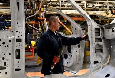 Marcha bien la industria automotriz