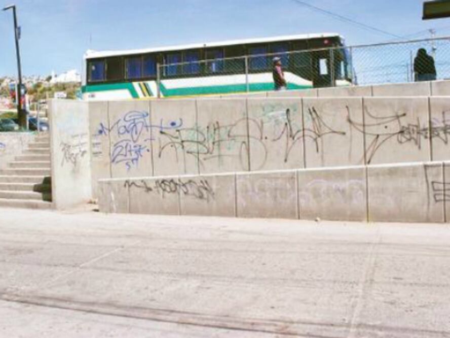 Denuncian refugio de drogadictos 