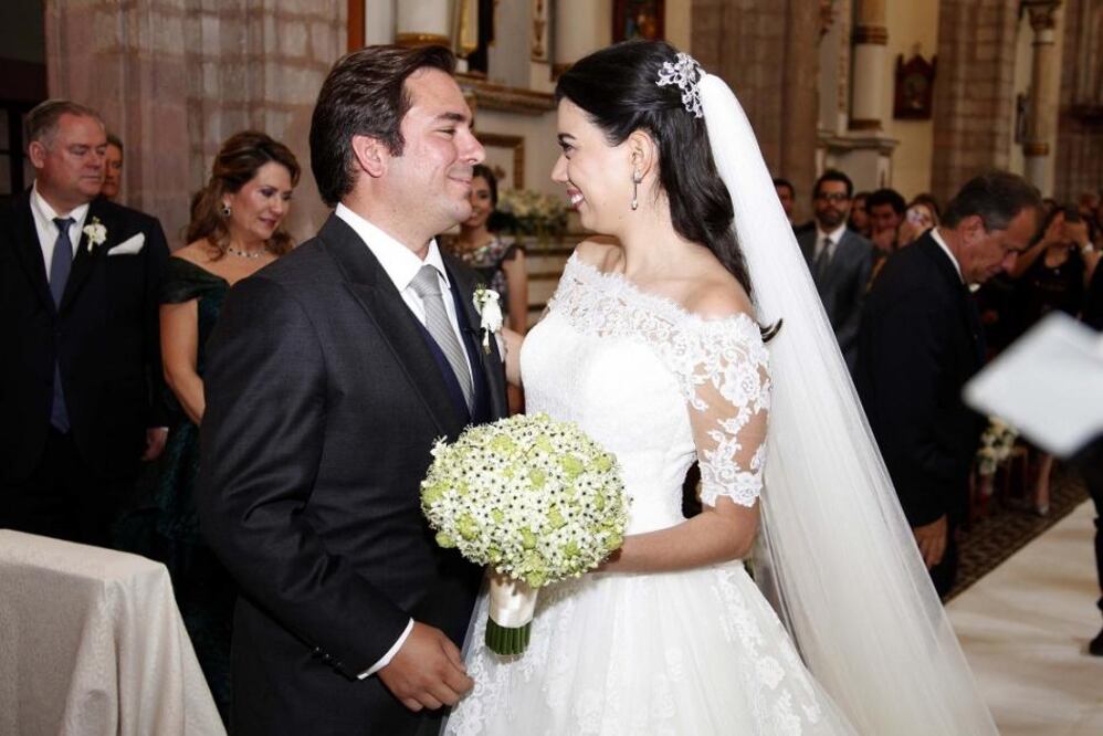 Con una emotiva ceremonia religiosa, Carmen María Sterling y Hans Duer unieron sus vidas en sagrado matrimonio