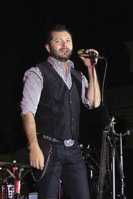 Trovadores unen sus voces en concierto