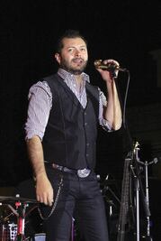 Trovadores unen sus voces en concierto