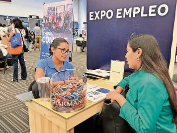 Impulsan empleos con sueldos competitivos