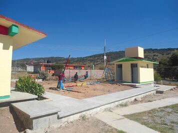 Llevan educación a comunidades alejadas