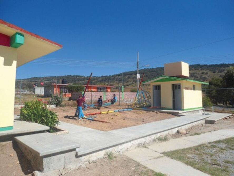 Llevan educación a comunidades alejadas