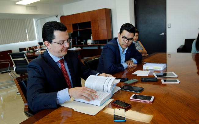 Actualmente en la Junta local de Conciliación y Arbitraje se mantienen abiertos más de 15 mil asuntos individuales, que pasarán a tribunales federales en 2018 (LUIS SÁNCHEZ/ EL UNIVERSAL)