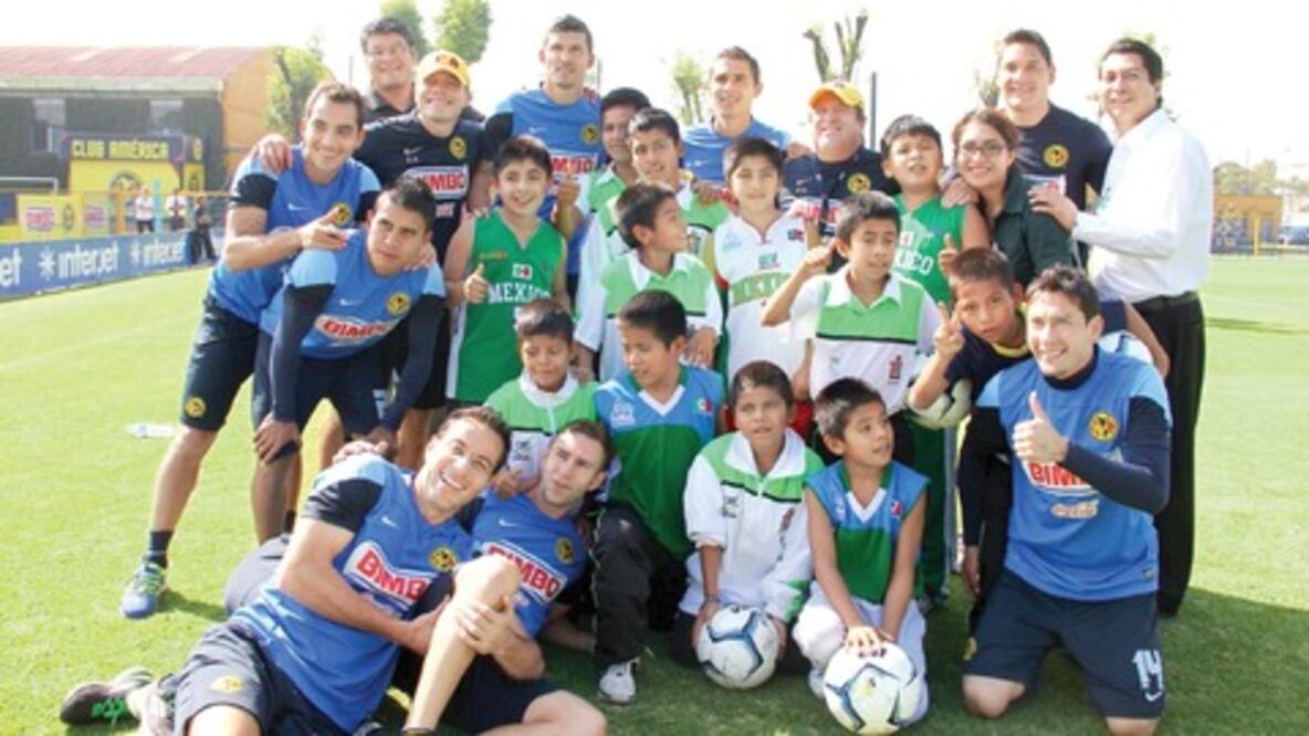 Conviven los niños triquis en el nido