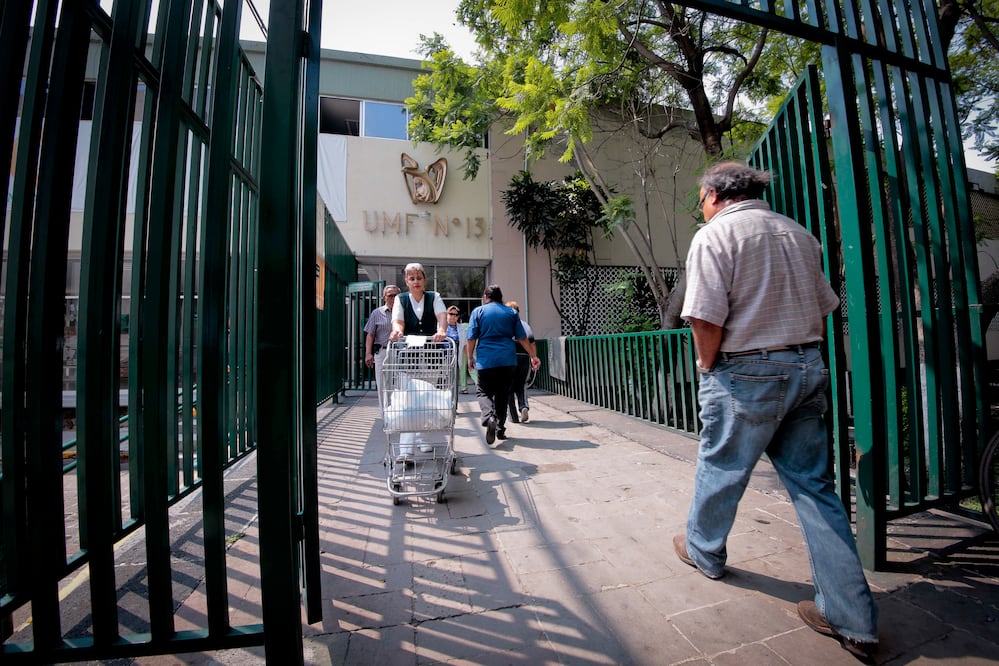Autoridades recomiendan a los derechohabientes acudir al servicio de Urgencias sólo en caso de ser necesario. (Foto: Archivo)