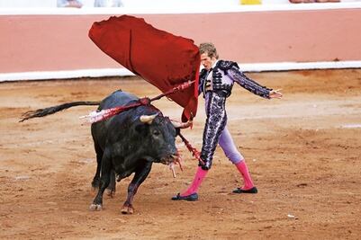 ‘El Payo’ sale a hombros en Provincia Juriquilla