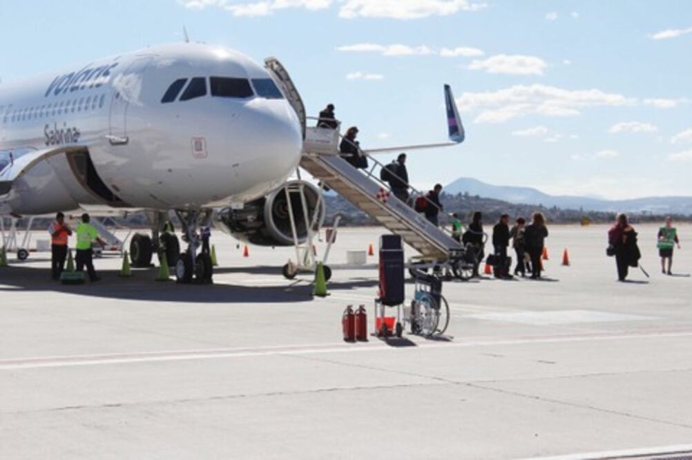 Aeropuerto rebasará 400 mil viajeros