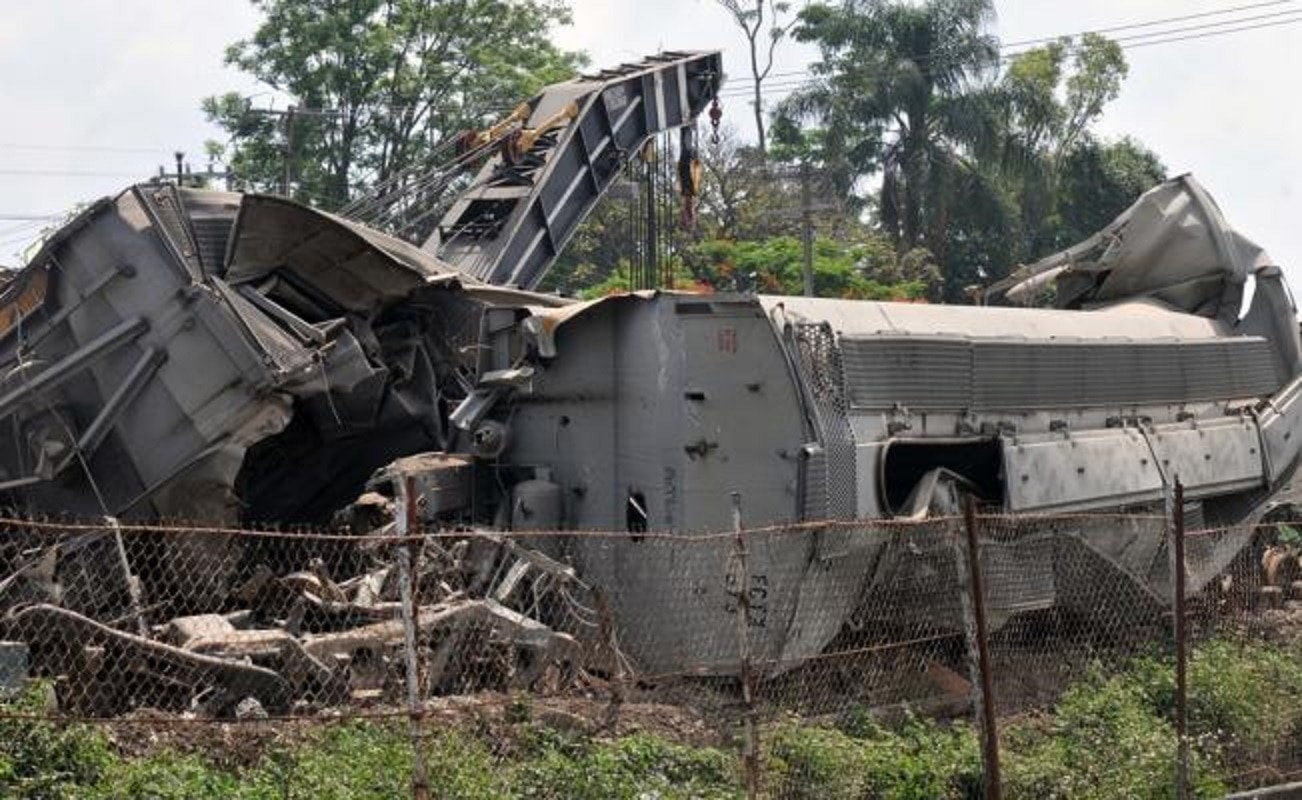 Rió Blanco, Ver. -Fue un accidente, provocado por un sabotaje; buscaban robar la mercancía. Foto: Miguel Ángel Carmona.
