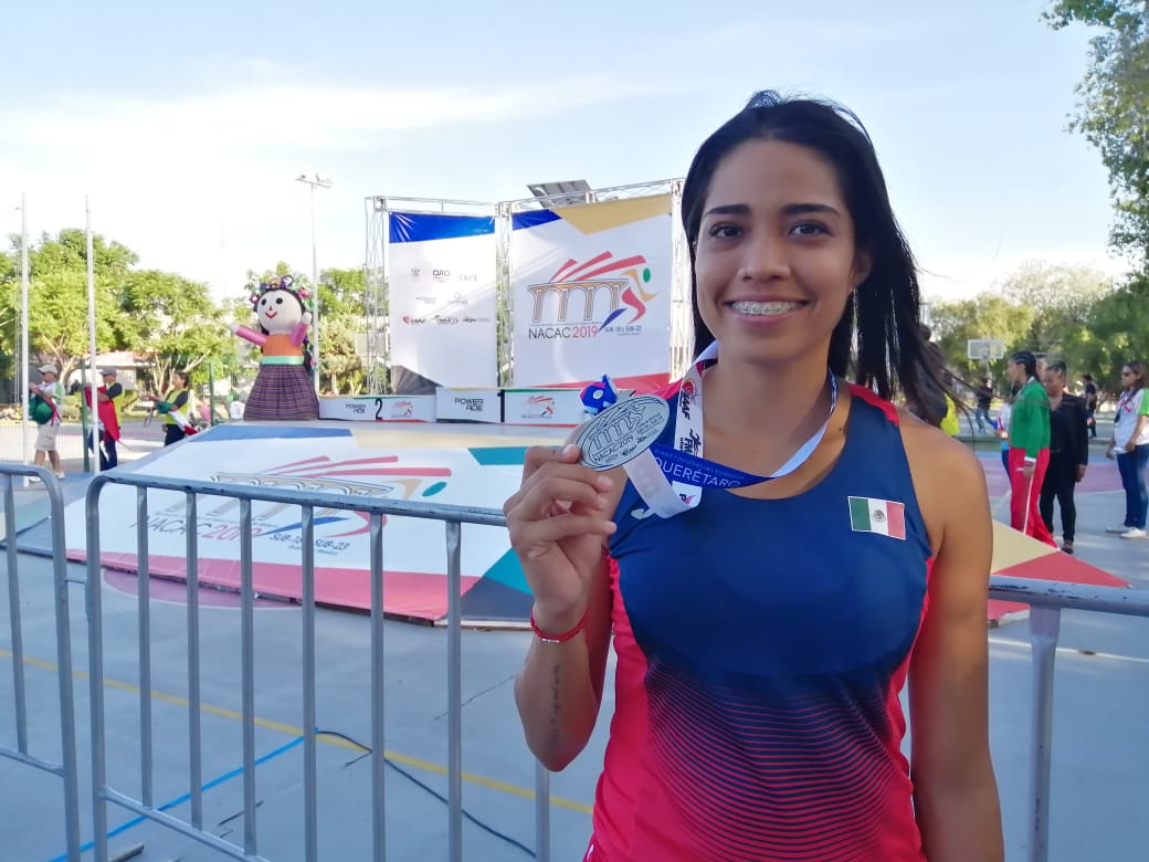 Ximena Esquivel deja su casa