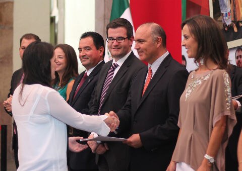 Pide trabajar por la comunidad