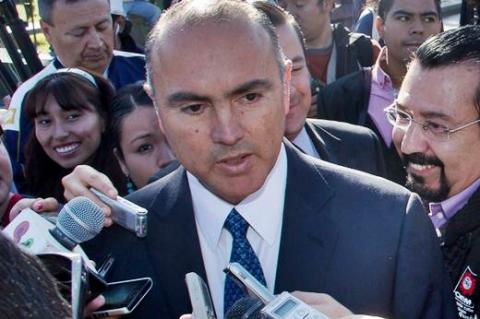 Destaca Calzada logros en Quinto Informe