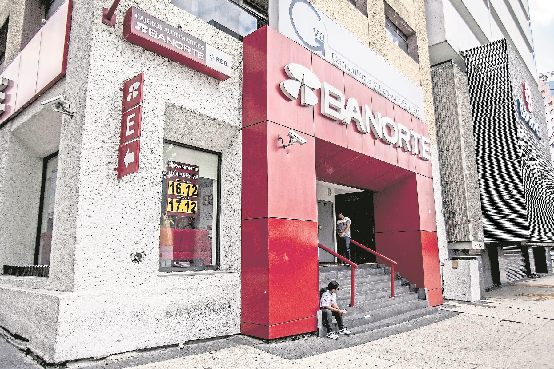 Banca gana  en 9 meses más que en todo 2016