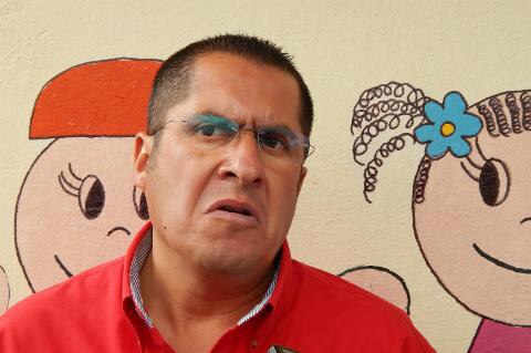 Héctor Ramírez se registra