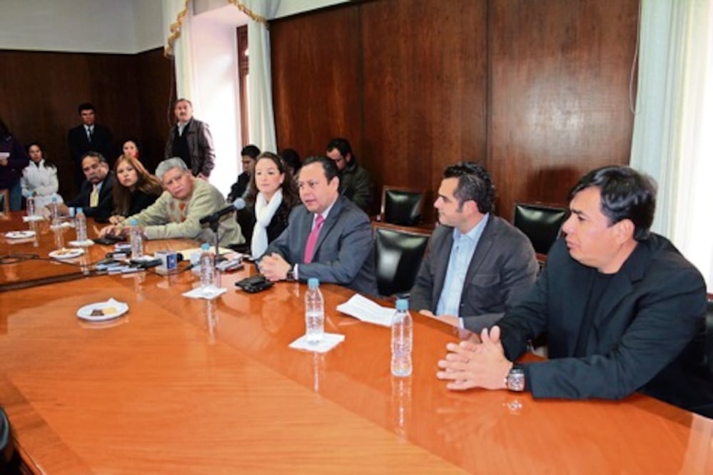   Congreso convoca a parlamento juvenil