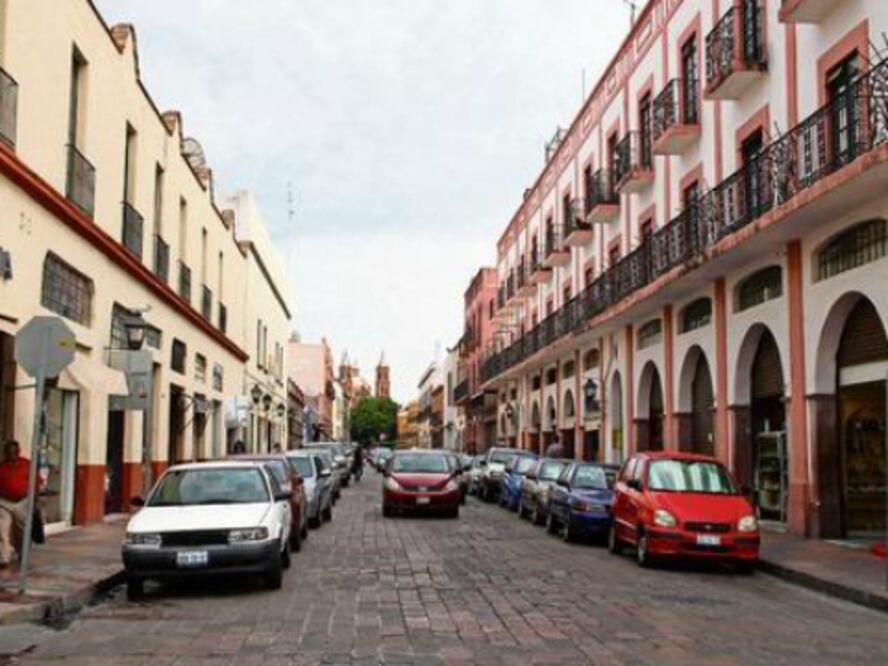 Molesta a queretanos cierre de calles 