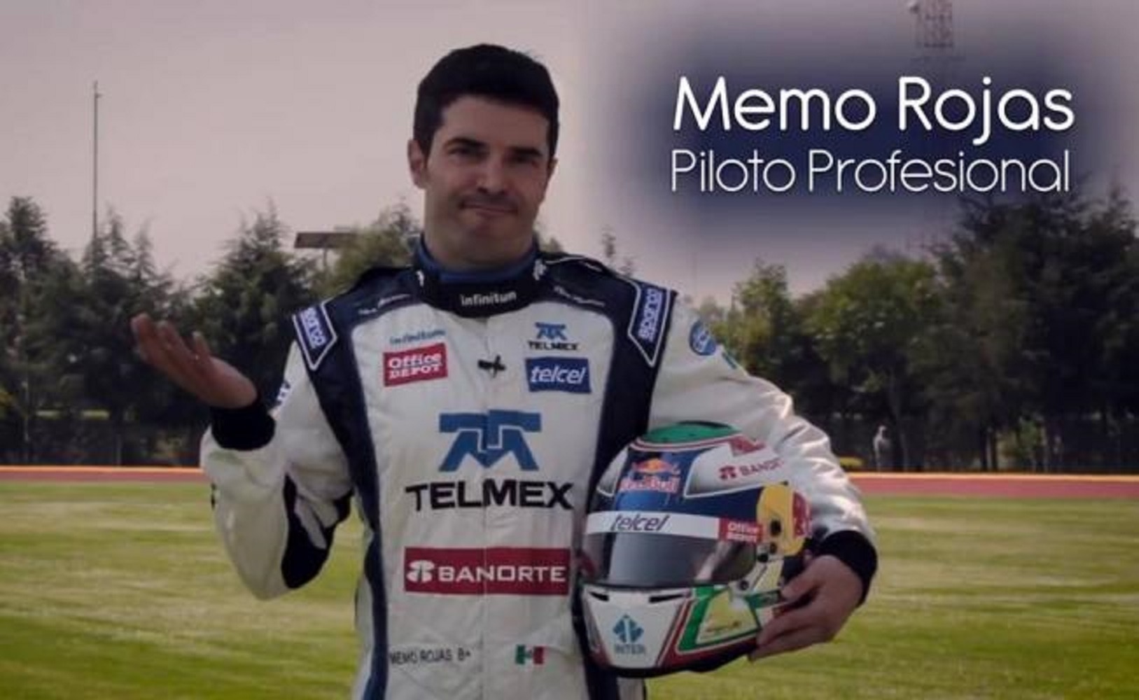 Piloto Guillermo “Memo” Rojas participa en campaña contra accidentes viales