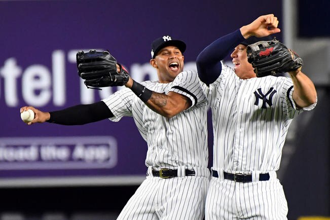 Soplan en  NY aires de  Serie Mundial