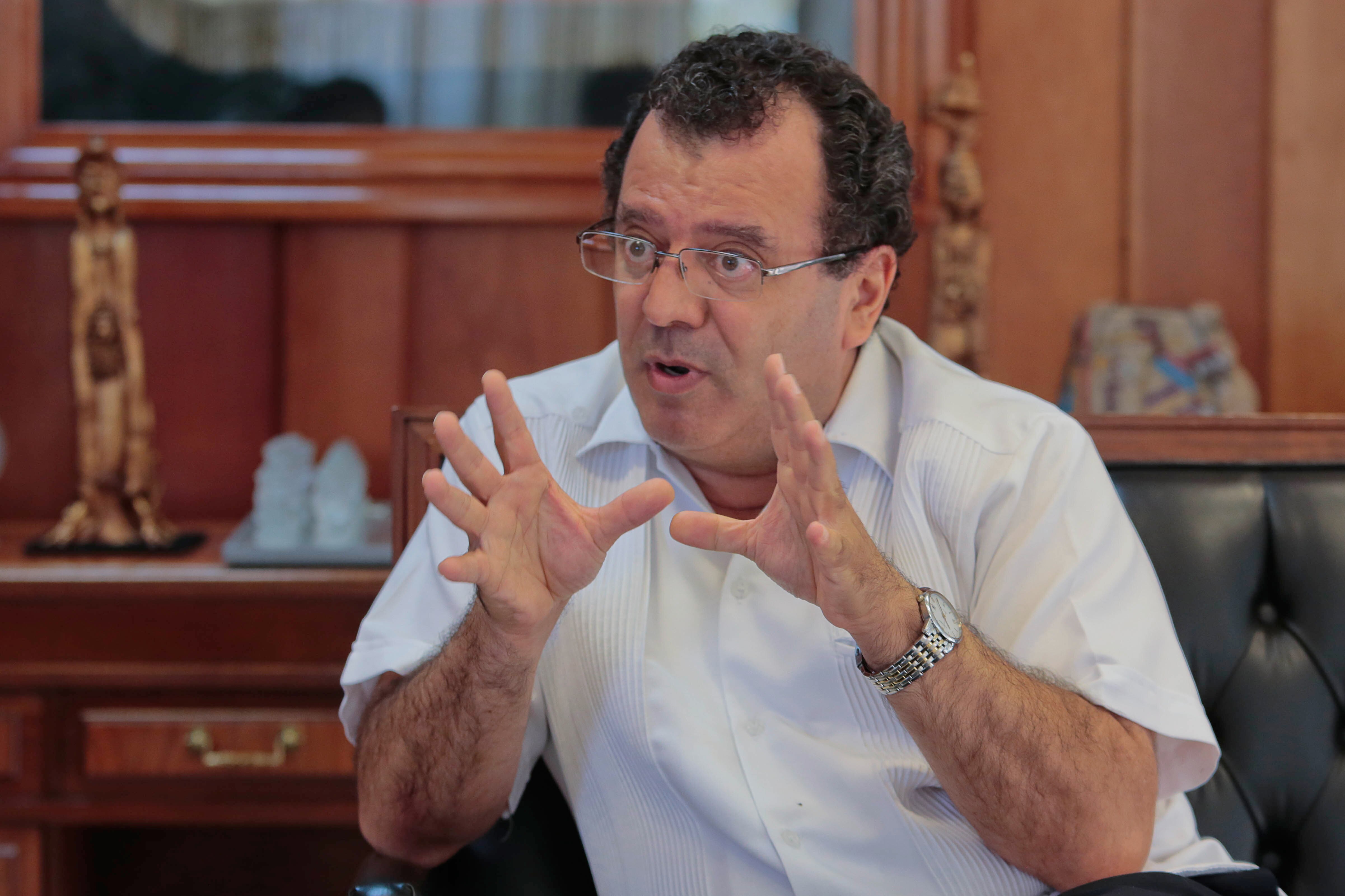 Herrera se reúne con mineros de Sierra Gorda