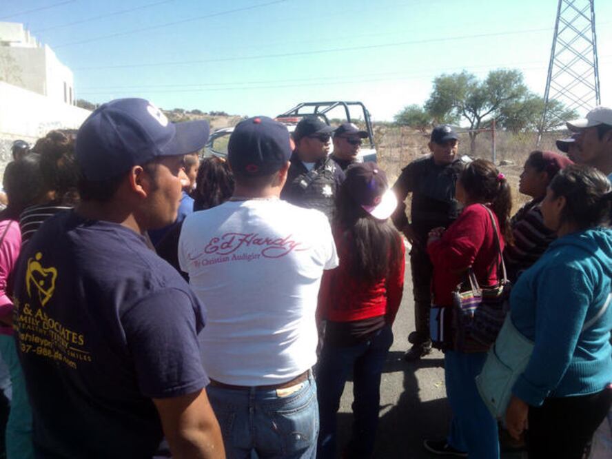 La Policía Municipal llegó apoyada de grúas y perros para retirar alrededor de 400 familias, la mayoría son indígenas que provienen de otros municipios. (DOMINGO VALDEZ. EL UNIVERSAL)