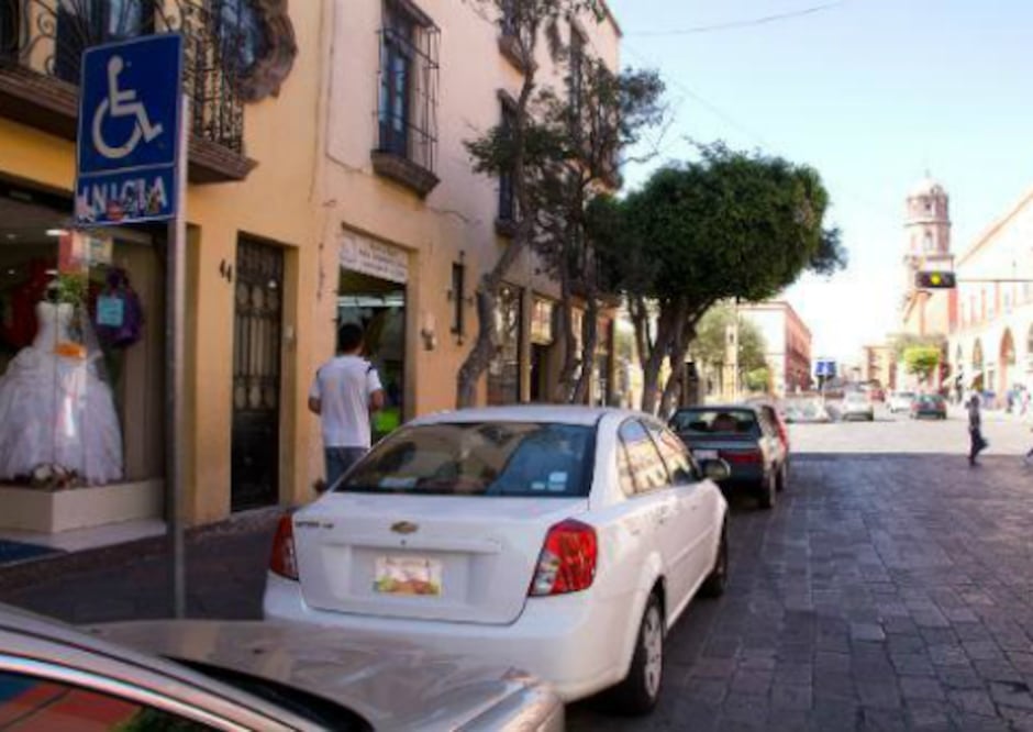 Déficit de 7 mil cajones de estacionamientos
