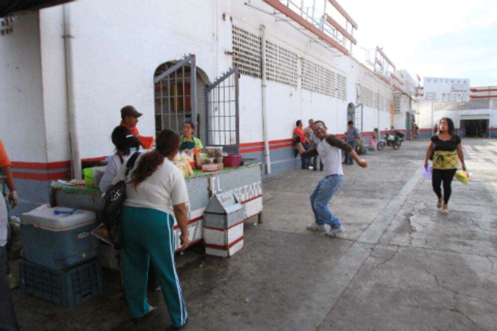 Buscarán lugares para comerciantes de El Tepe