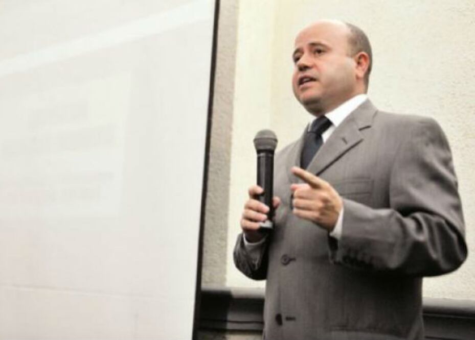 Inicia procedimientos contra ex funcionarios