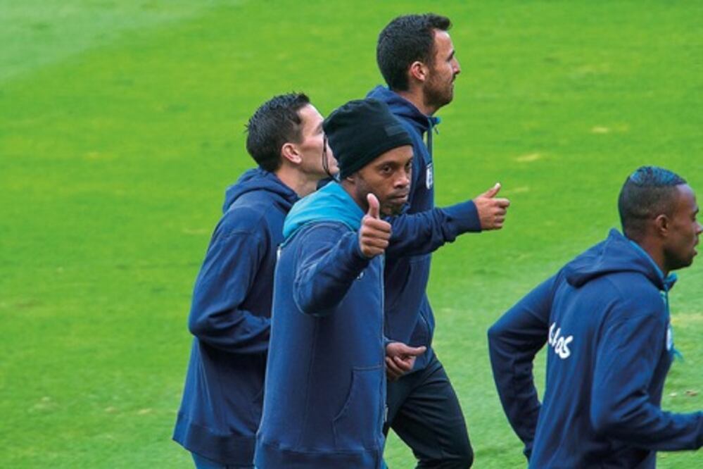 Ambriz no tomará en cuenta a Ronaldinho