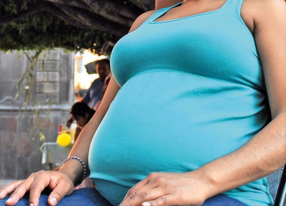 Reduce transmisión de VIH de madre a bebé