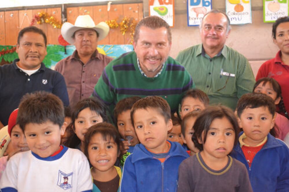 Refrendan apoyo a la comunidad indígena