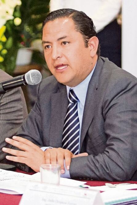 Pide recursos para obras viales en SJR