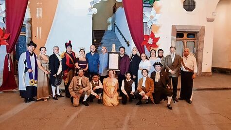 Los Insurgentes develan placa por su 20 aniversario